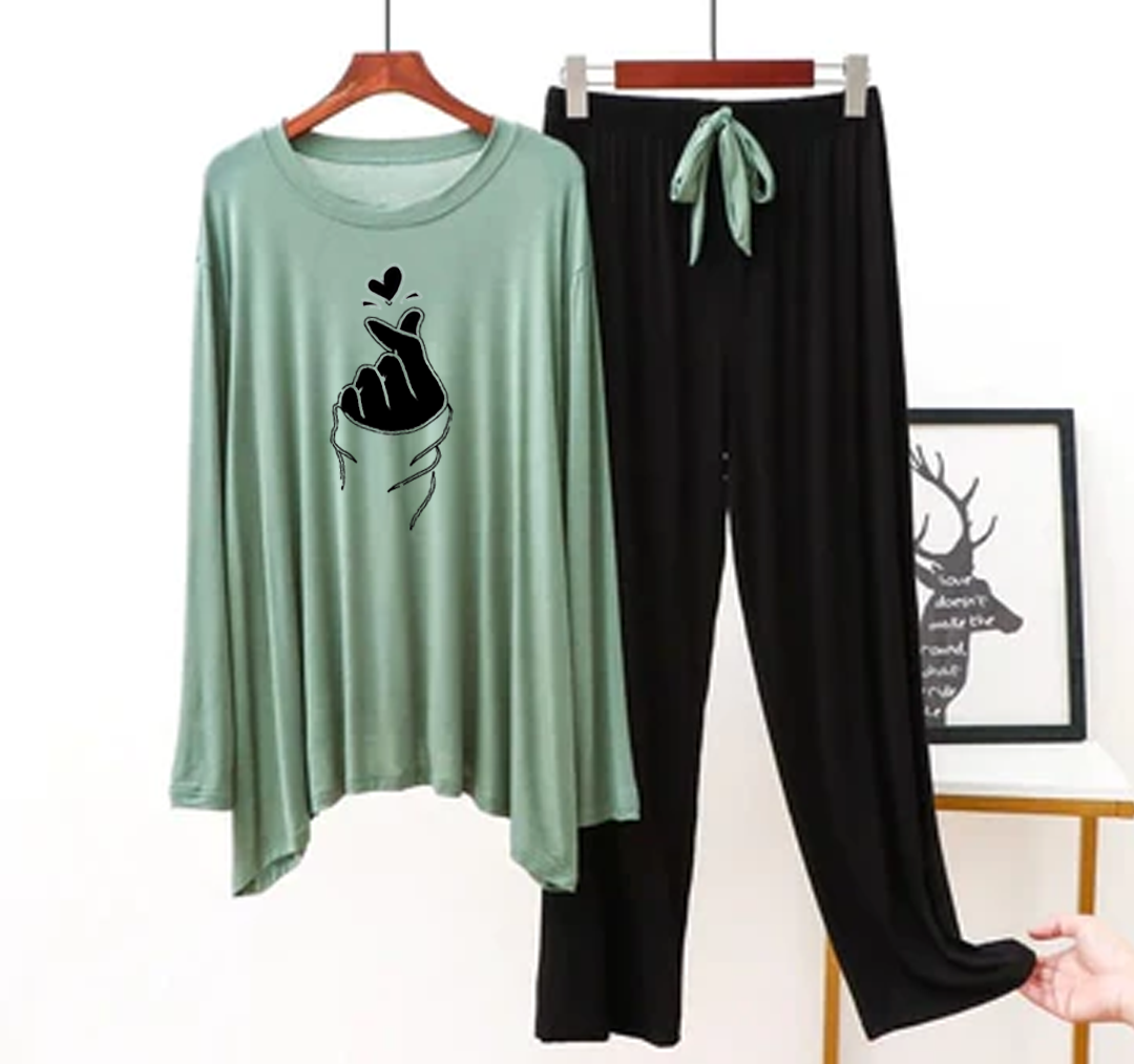 Helnay K-pop T-Shirt with Black Pajama