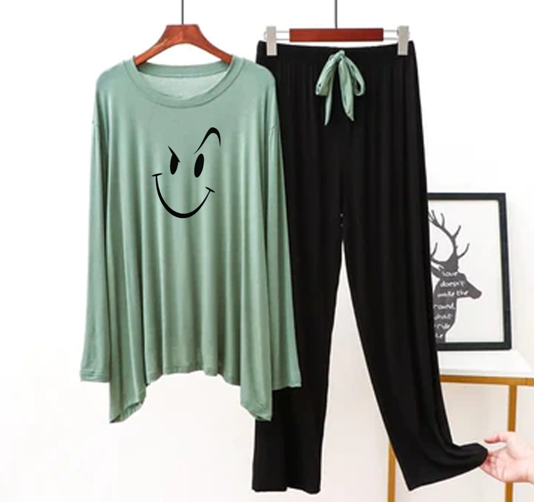 Helnay Smiley T-Shirt with Black Pajama